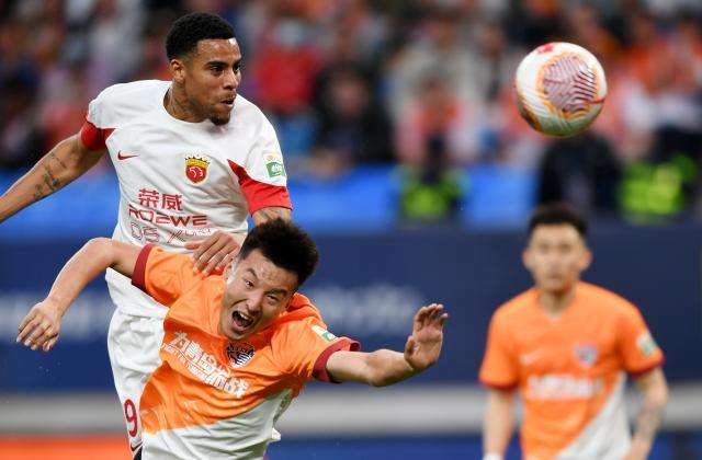 穆斯卡特用耐心换来中锋爆发 满意5比0背后的果敢