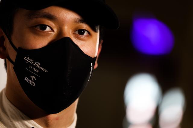 九游体育APP-周冠宇把握激进与谨慎尺度 内心渴望成就首秀得分